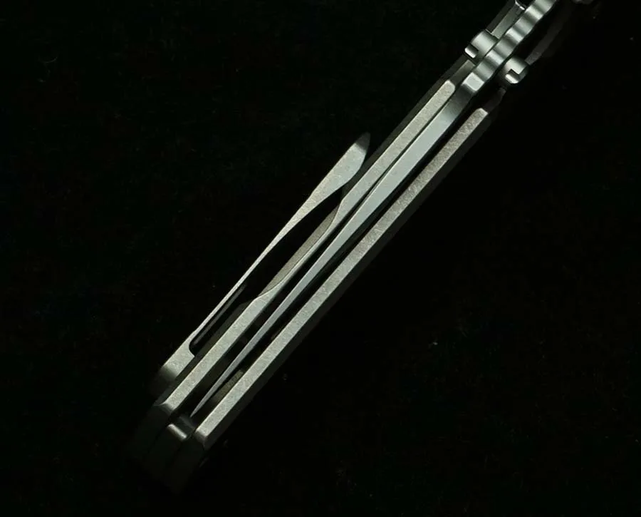 Vista del cuchillo plegado para EDC
