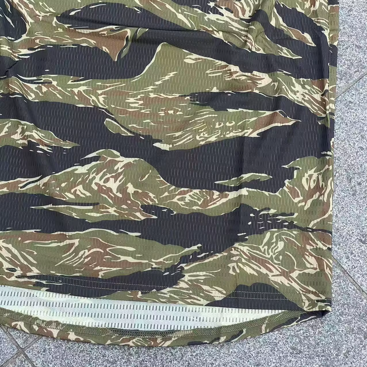 Camiseta táctica manga corta Jungle Tiger Spot cuello en V Tom - imagen 3