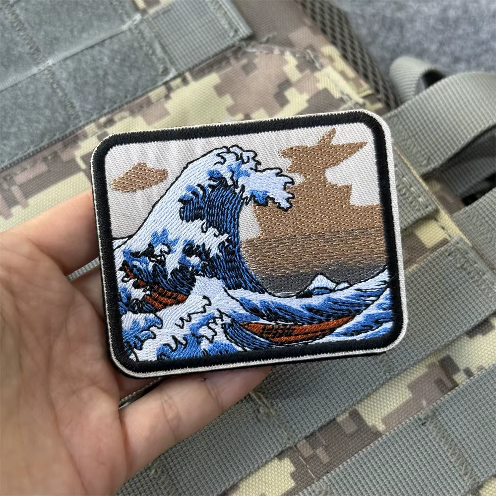 Parche bordado insignia moral ola grande con velcro gancho-bucle - imagen 2