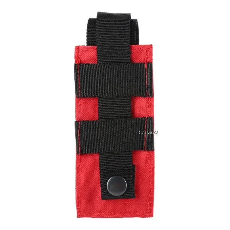 Funda táctica desplegada mostrando capacidad interna