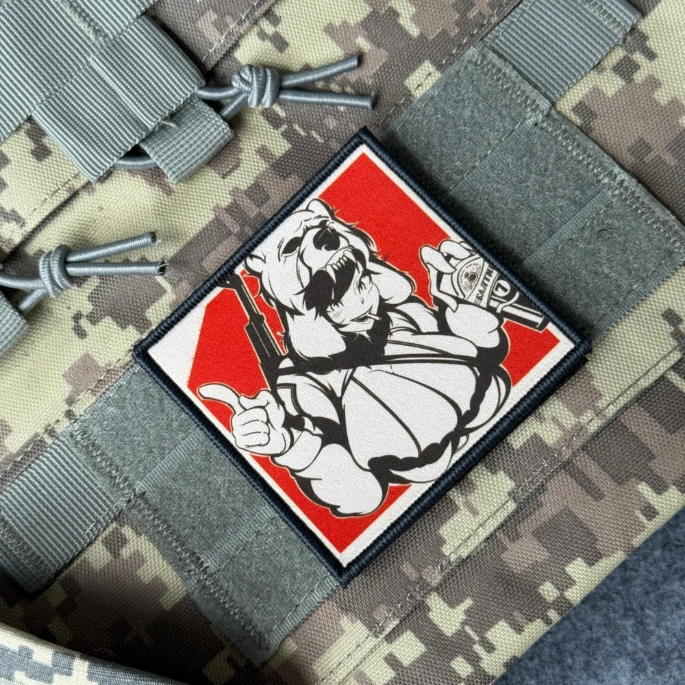 Parche táctico estampado chica y oso con velcro para ropa y mochila