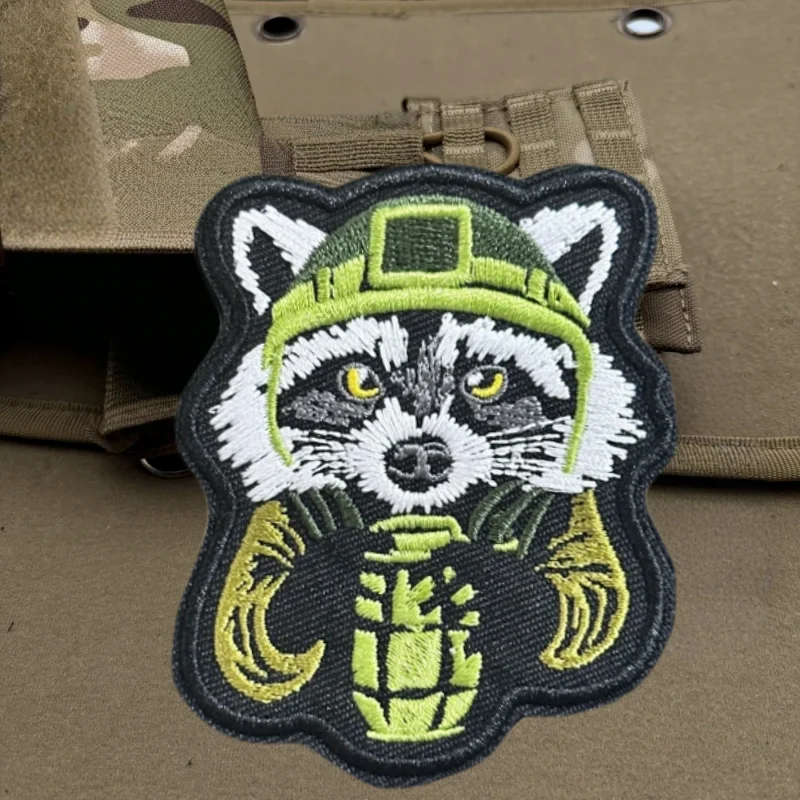 Parche táctico bordado mapache con velcro para casco y chaleco - imagen 4