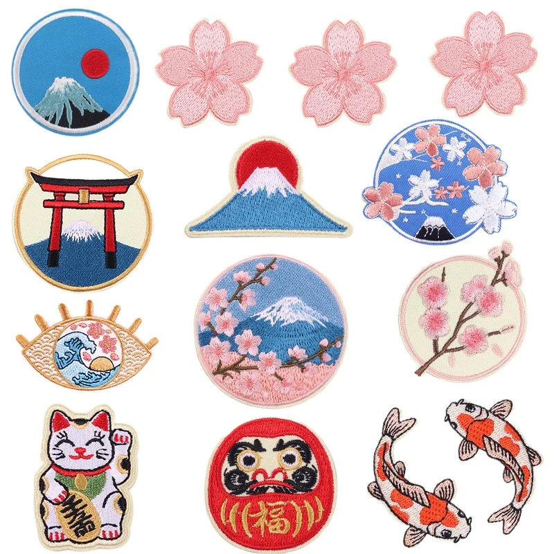 Parche termoadhesivo bordado sakura y daruma – Monte Fuji