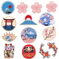 Parche termoadhesivo bordado sakura y daruma – Monte Fuji