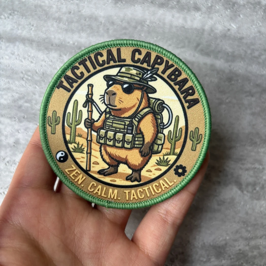 Parche táctico capibara zen sereno con velcro gancho y bucle