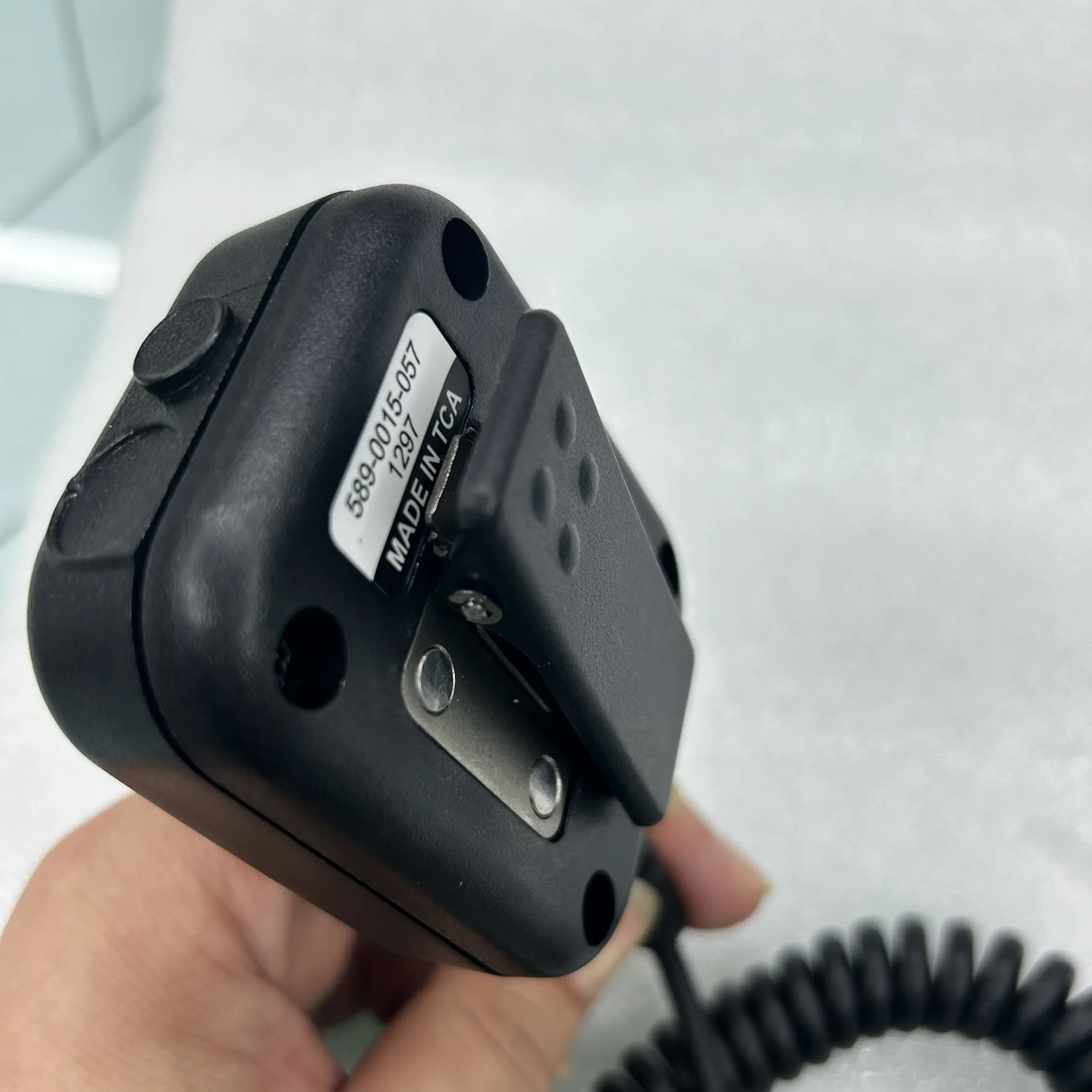 Micrófono táctico impermeable PRC152 con auricular y control volumen - imagen 3