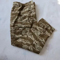 Conjunto de Camuflaje Táctico Resistente con Múltiples Bolsillos
