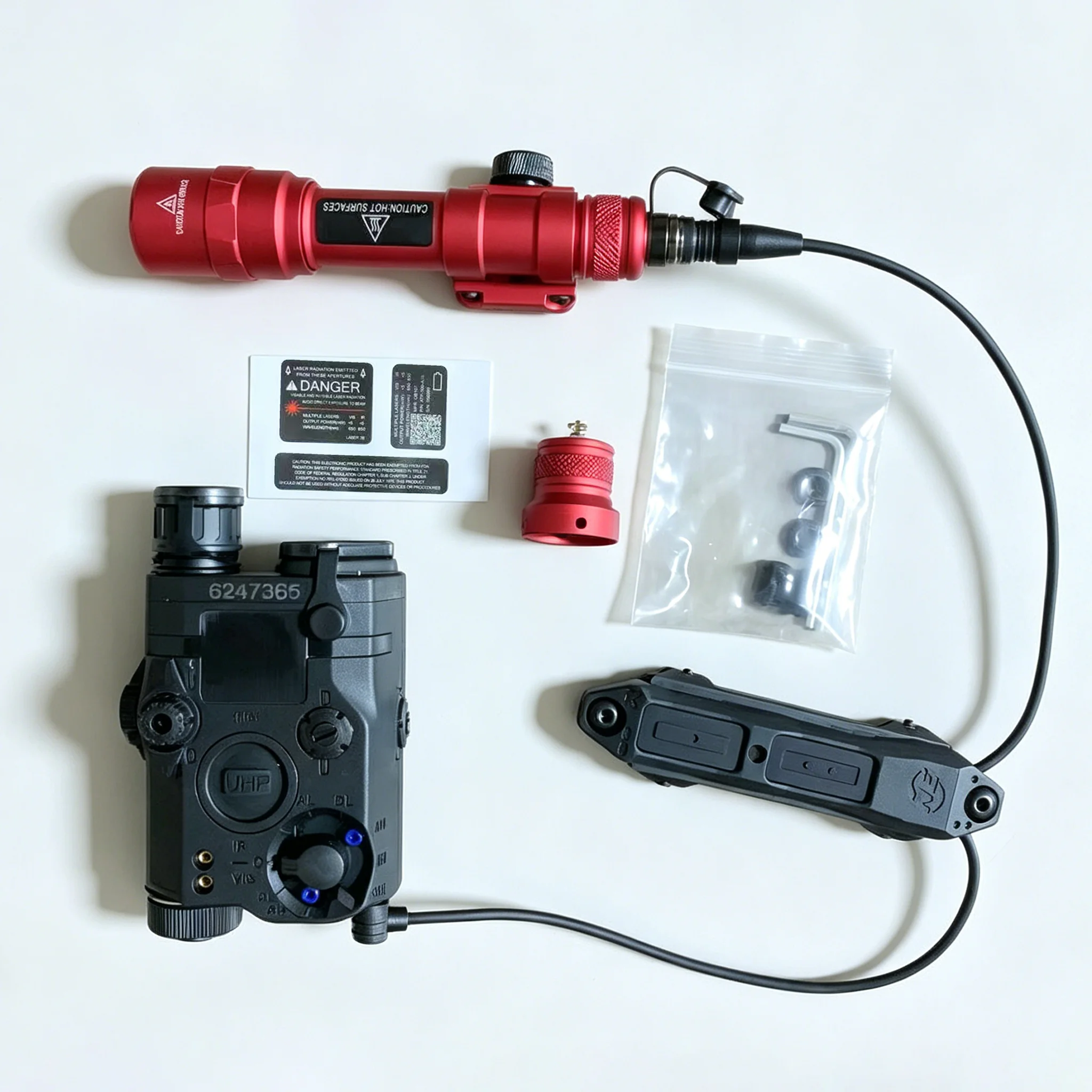 Láser táctico rojo PEQ15 con interruptor cola de rata para linterna - imagen 3
