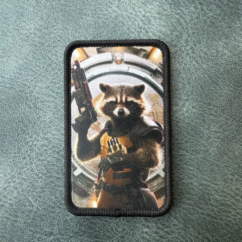 Parche táctico Raccoon en uso