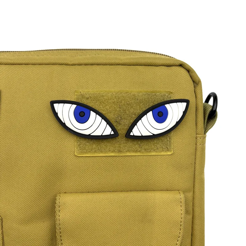Parche PVC anime ojos ninja con gancho y respaldo para gorra - imagen 2