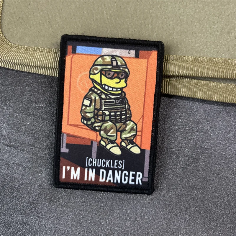 Parche táctico Chuckles, I'm in Danger con velcro para mochila - imagen 2