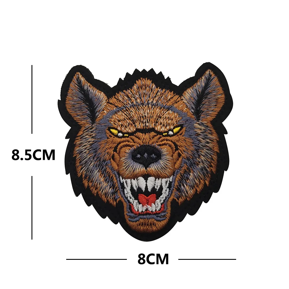 Parche bordado con diseño de lobo
