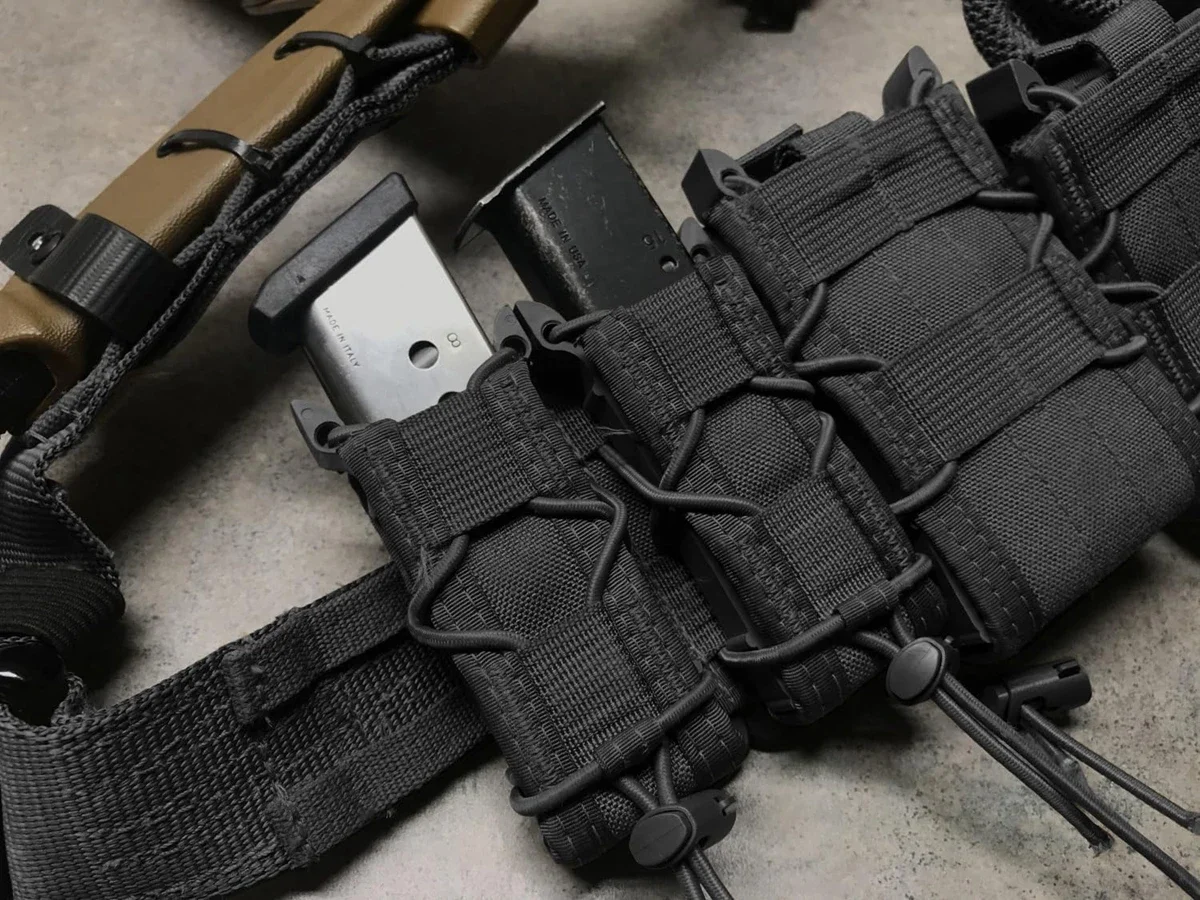 Clips de anclaje MOLLE traseros