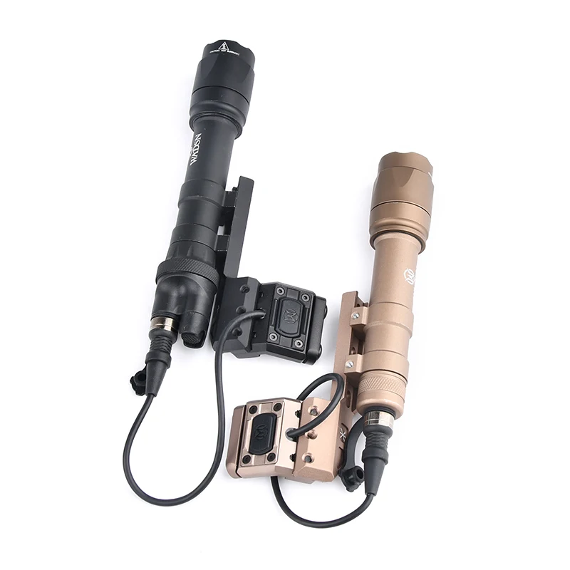 Linterna montada en arma