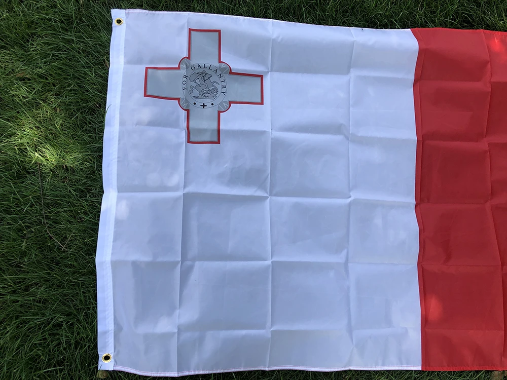 Bandera de Malta 90x150 cm en poliéster resistente para interior y exterior - imagen 2