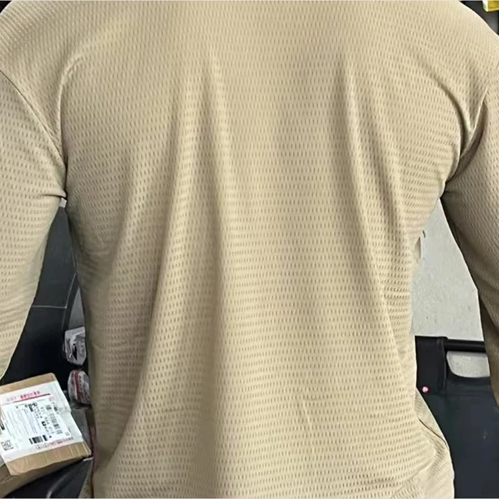 Camiseta táctica manga larga lista para la rutina exterior