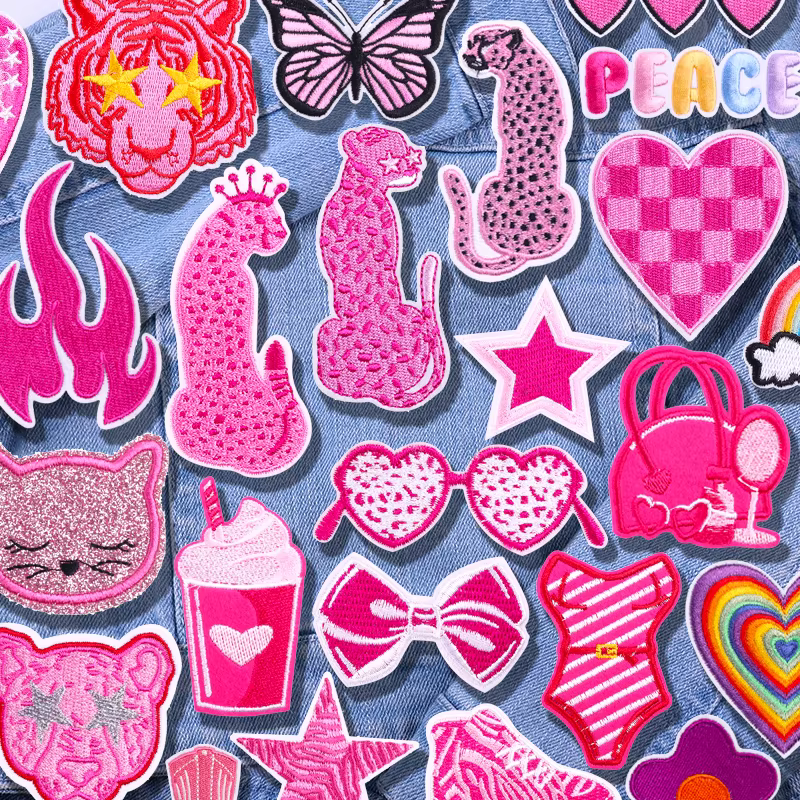Variedad de diseños de la serie rosa de parches bordados