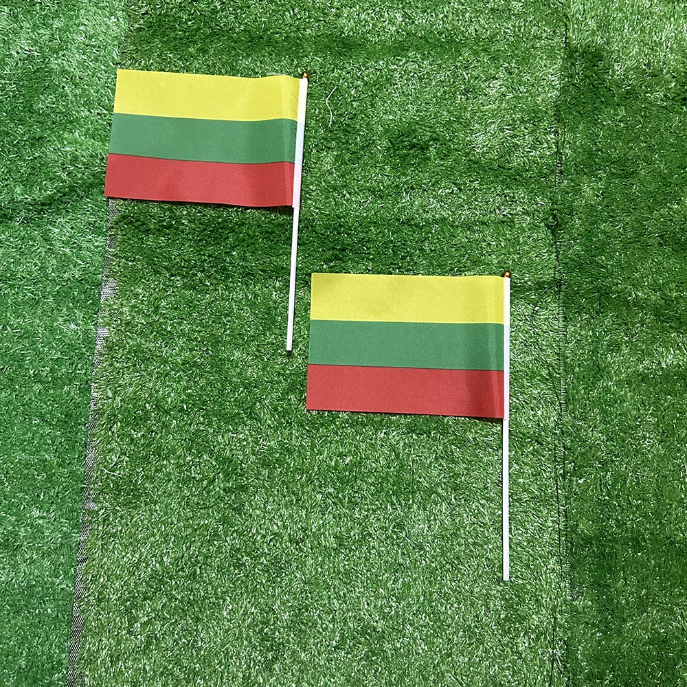 Bandera de mano Lituania 21x14cm con poste plástico para eventos - imagen 4