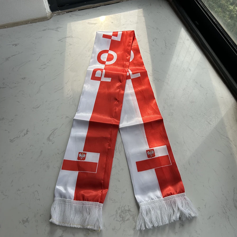 Bufanda de fútbol Polonia satén estampada doble cara con borlas - imagen 4