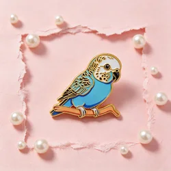 Pin de esmalte loro metálico para chaquetas y mochilas