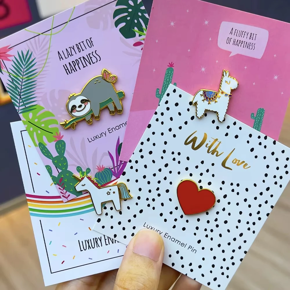 Alfiler con estética de insignia y diseño personalizable