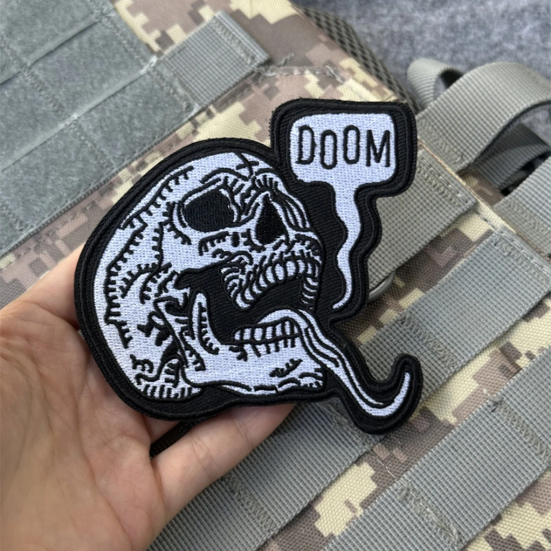 Parche bordado táctico calavera gótica para mochila y chaleco - imagen 5