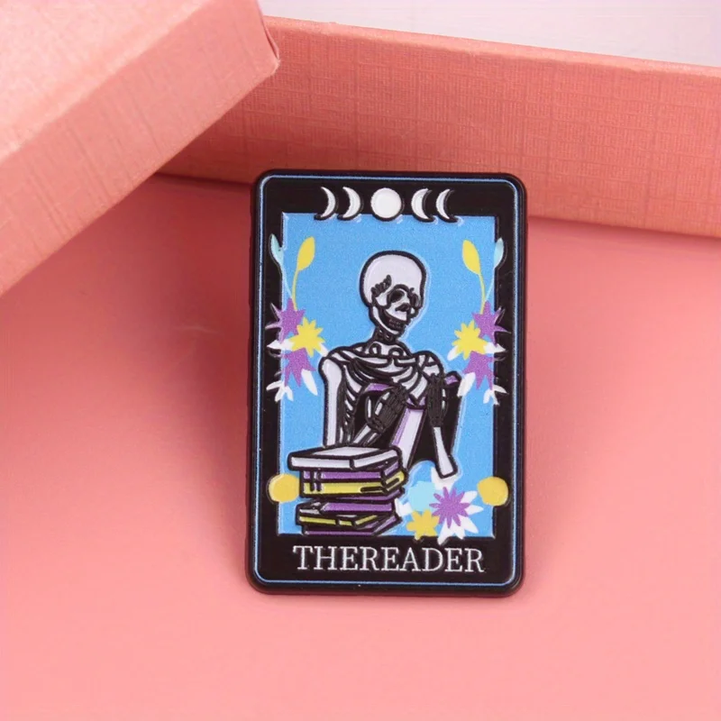 Broche luminiscente esqueleto memento mori para libro y trono gótico - imagen 3