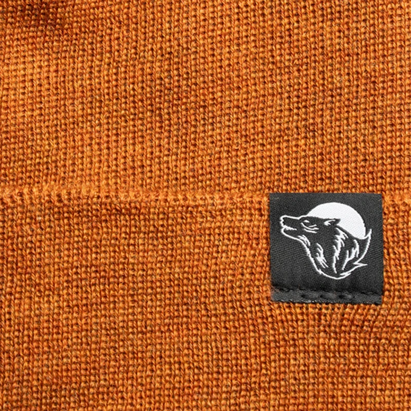 Detalle del tejido y el acabado del gorro