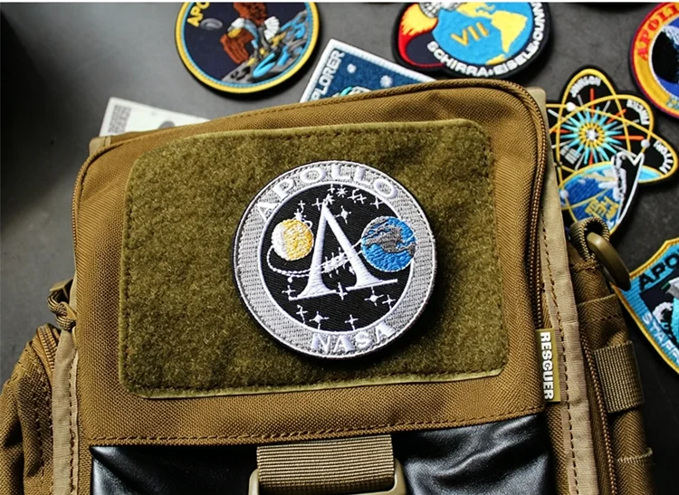 Parche bordado astronauta F9 Dragon con acabado 3D