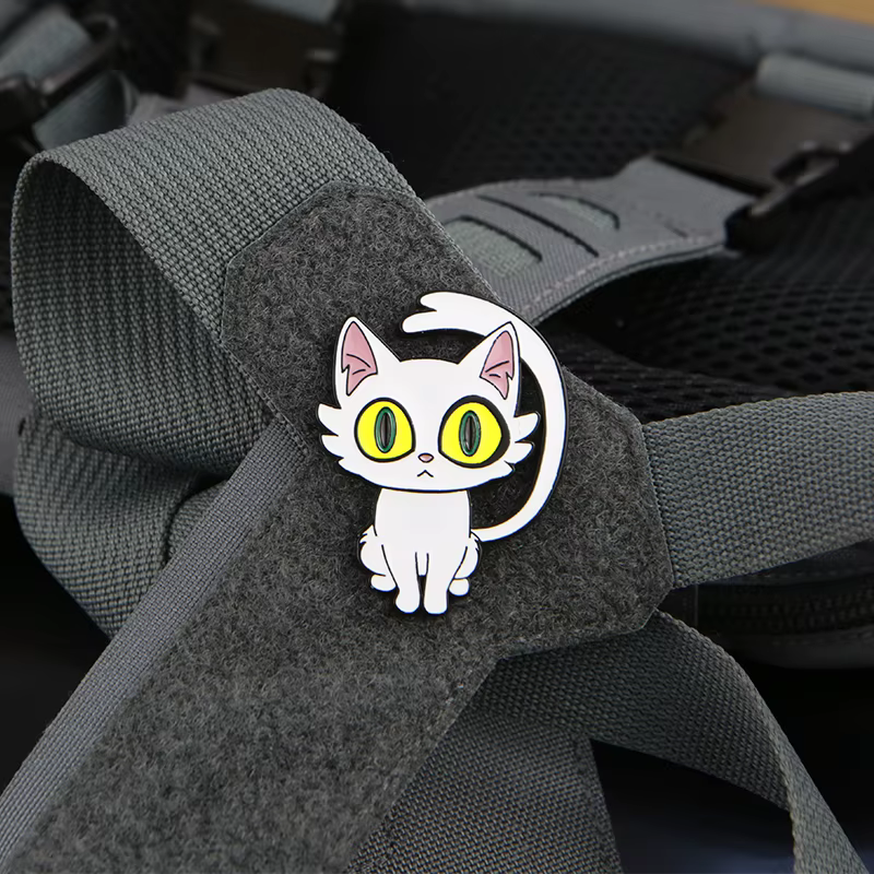 Parche metal gato blanco táctico con gancho para chaleco o chaqueta - imagen 2