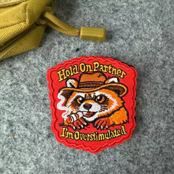 Parche táctico bordado de mapache fumador con velcro