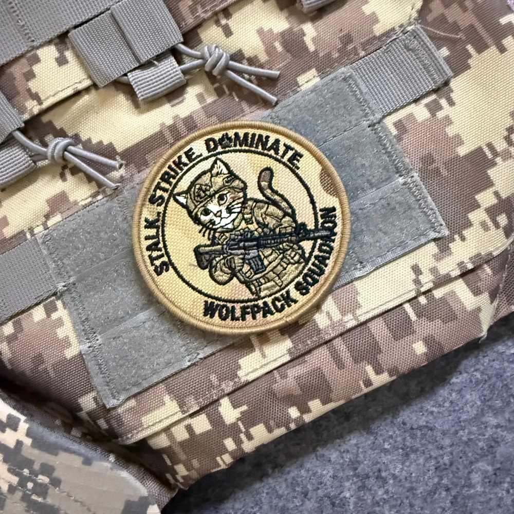 Parche táctico militar coyote tan con cierre gancho gatito silvestre - imagen 5