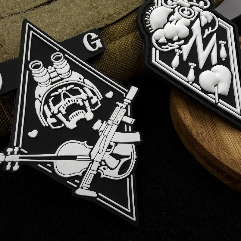 Parche táctico PVC calavera esqueleto con velcro para chaqueta - imagen 3