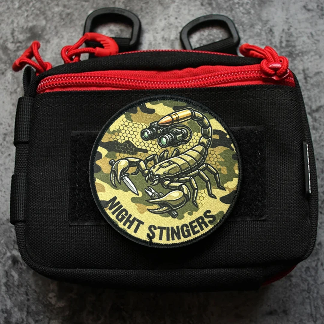Parche táctico bordado escorpión cyberpunk con velcro para mochila - imagen 3