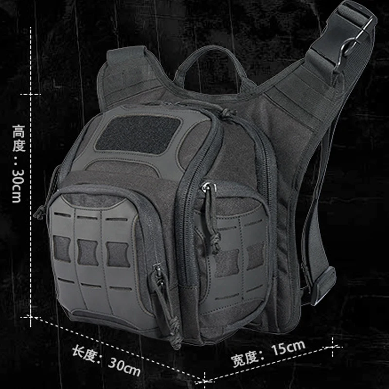 Bolso táctico YAKEDA visto de frente con sistema MOLLE