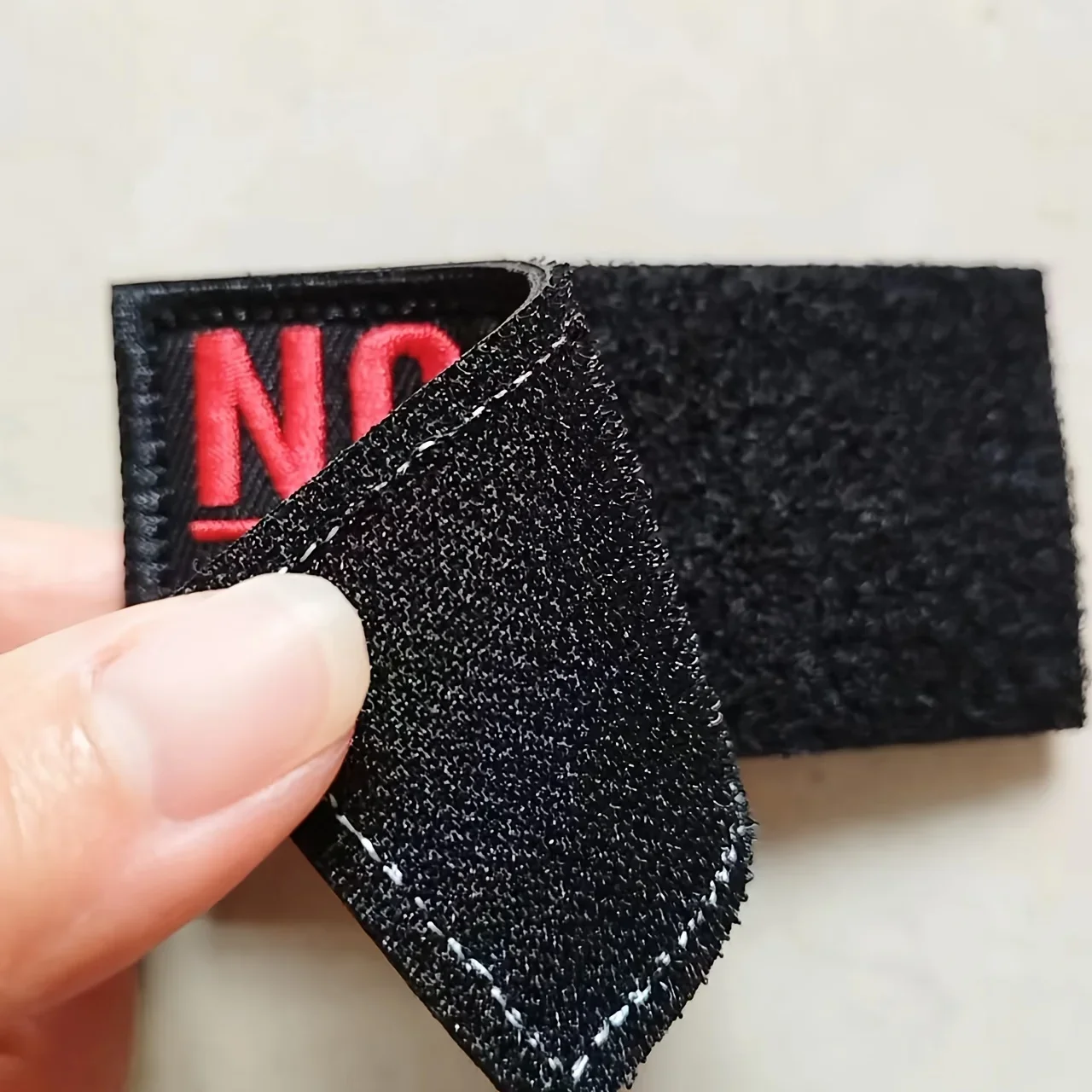 Parche velcro tactico Molle bordado letras para mochila - imagen 4