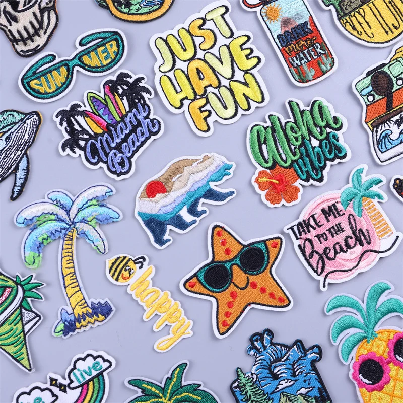Parches de playa bordados mostrando detalle del diseño