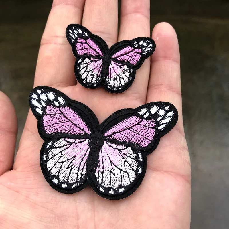 Parche bordado termoadhesivo mariposa para ropa y complementos - imagen 3