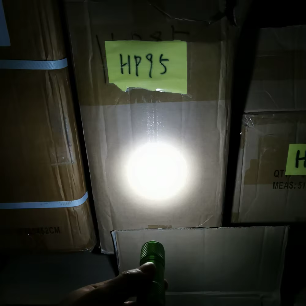 Linterna LED táctica 9 diodos – Portátil EDC aluminio exterior - imagen 3