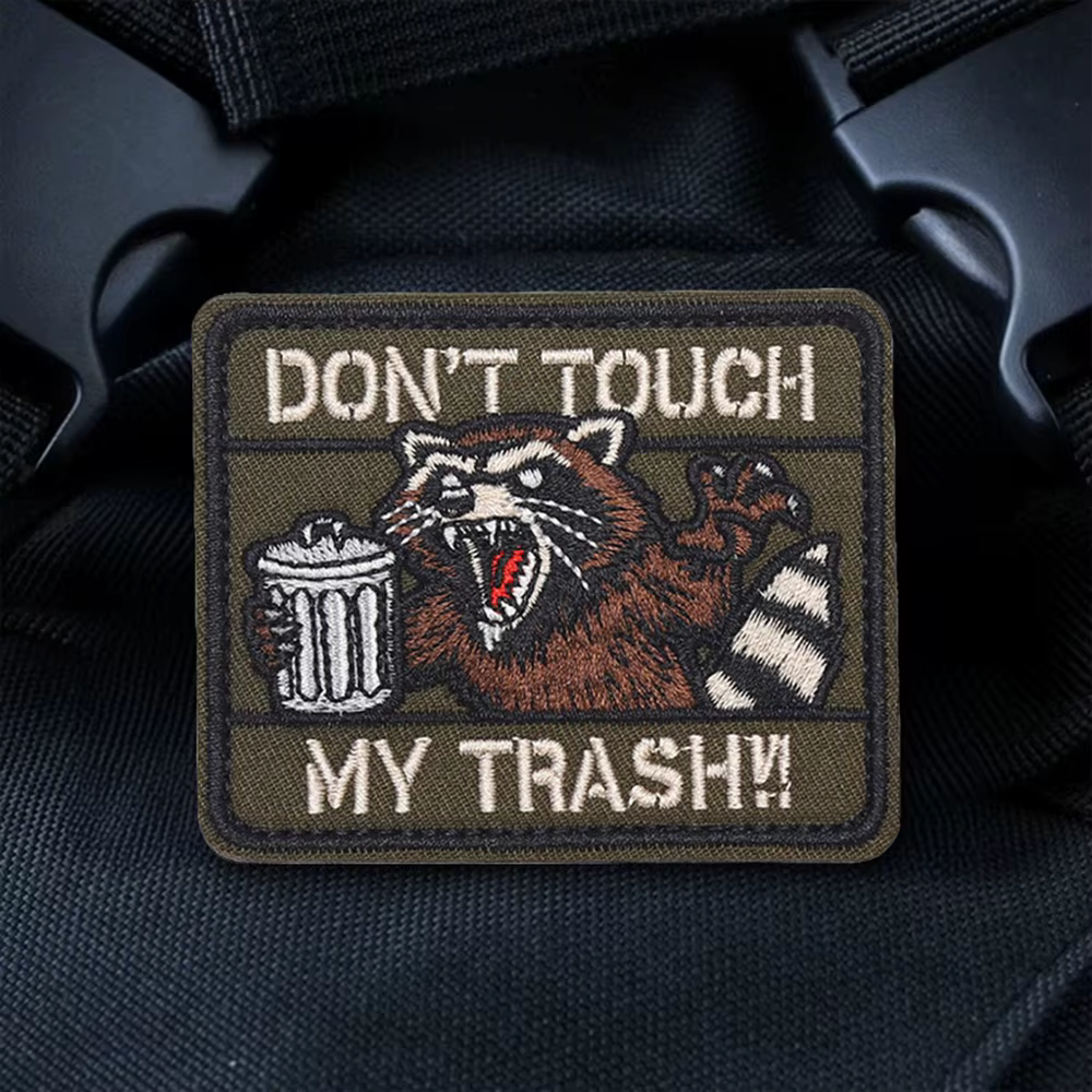 Parche táctico mapache enfadado con velcro para mochila - imagen 4