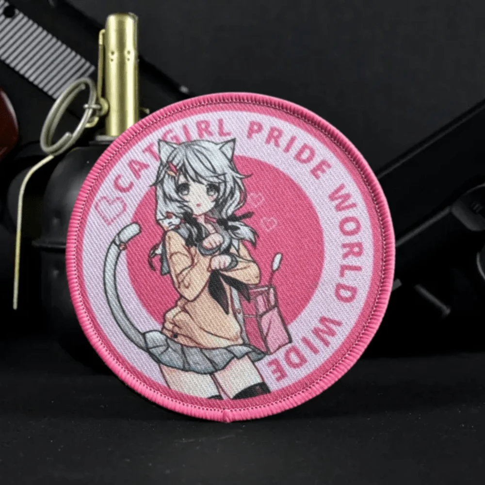 Parche con ilustración anime chibi para equipar en mochilas