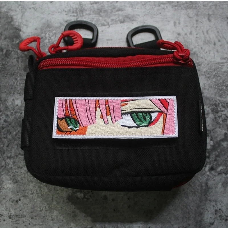 Parche táctico bordado anime rojo – Compatible MOLLE para mochila - imagen 5