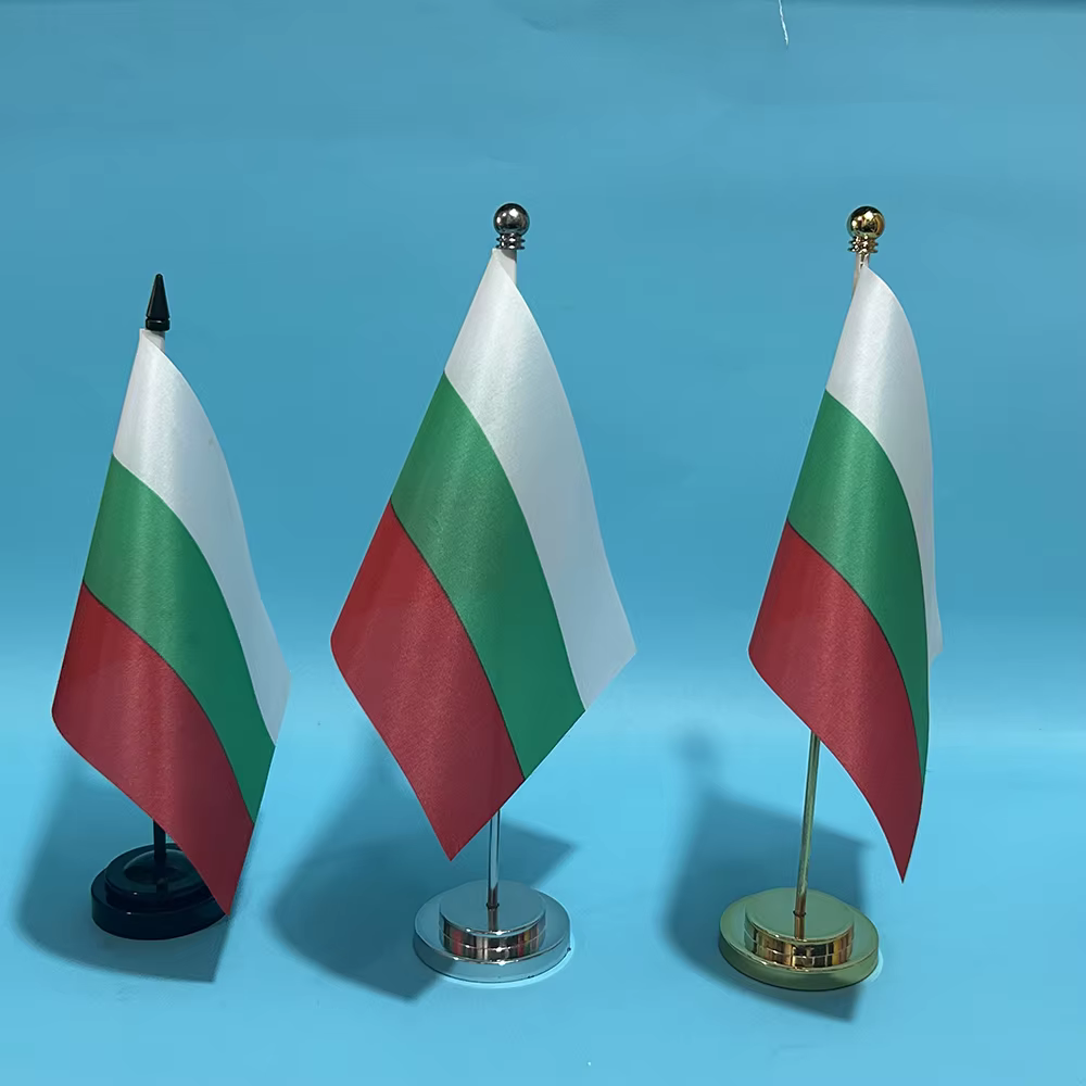 Bandera de escritorio Bulgaria en mástil con base