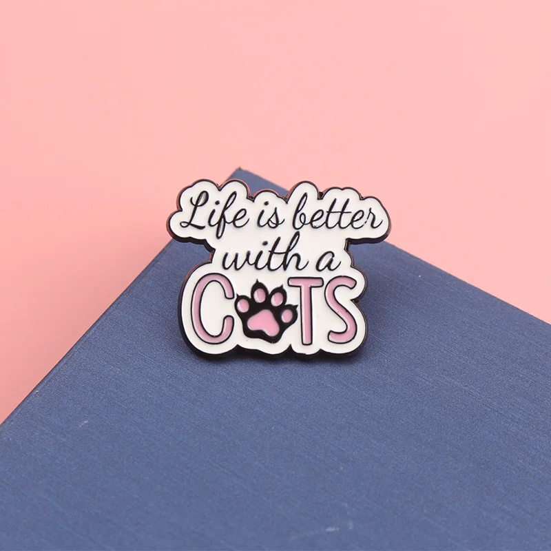 Insignia metálica esmaltada gato dibujos animados – para mochila - imagen 2