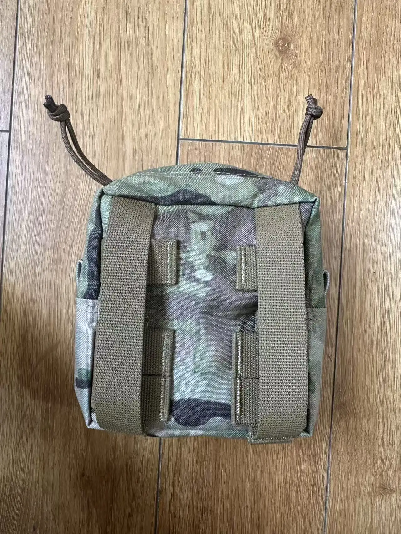 Vista de la bolsa y su formato compacto
