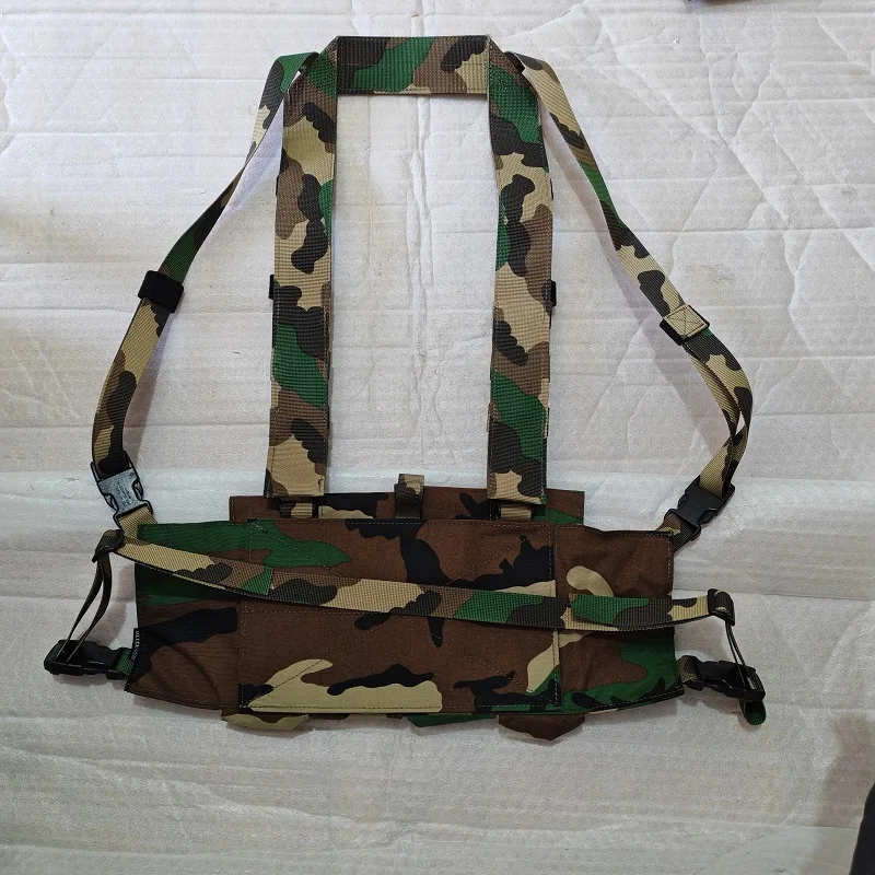 Arnés táctico ligero Woodland para 7.62/5.56/5.45
