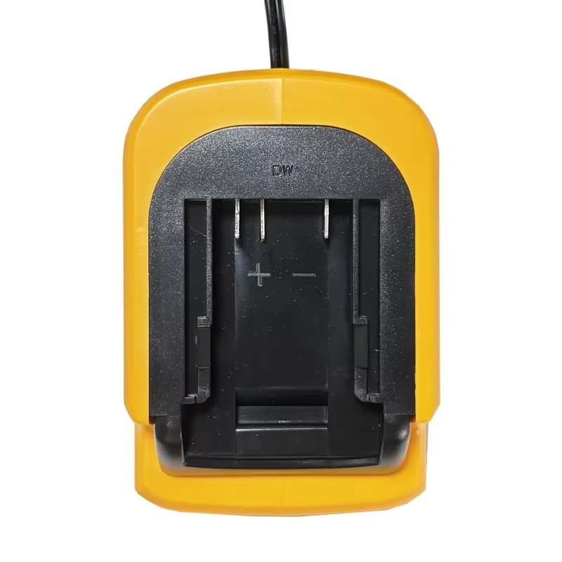 DeWalt Cargador compacto baterías ion litio para coche todoterreno - imagen 3