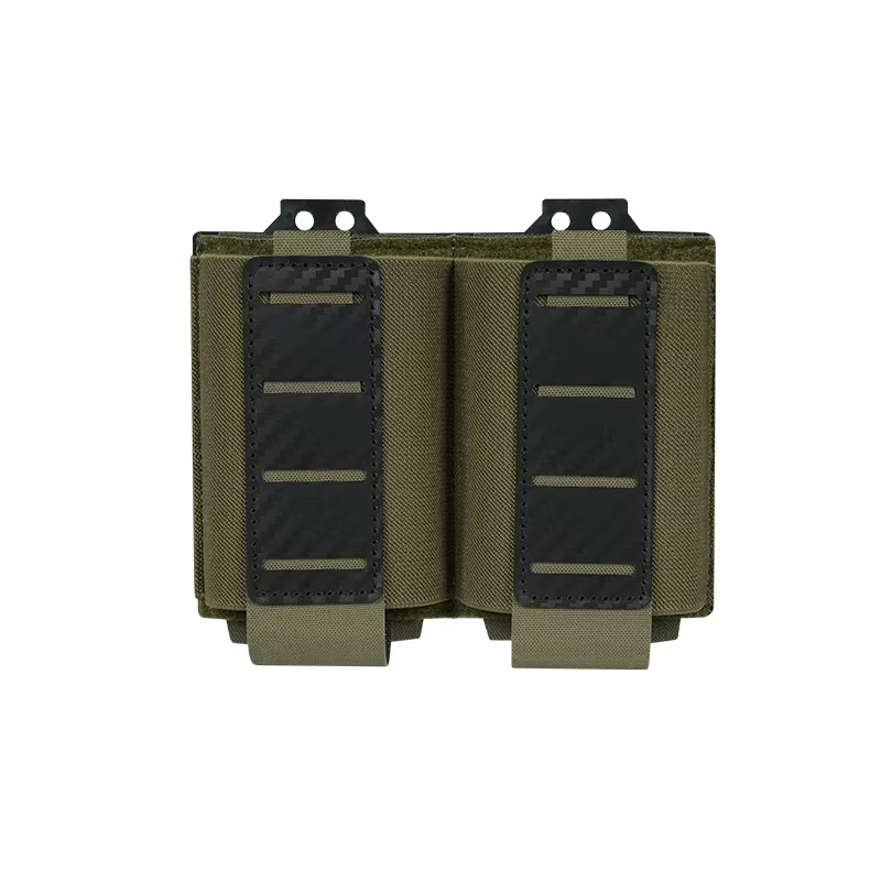 Detalle de la bolsa MOLLE con bolsillo para cargador