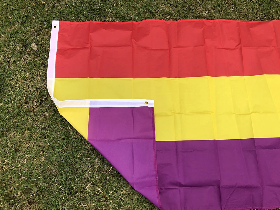 Vista de la bandera en uso decorativo