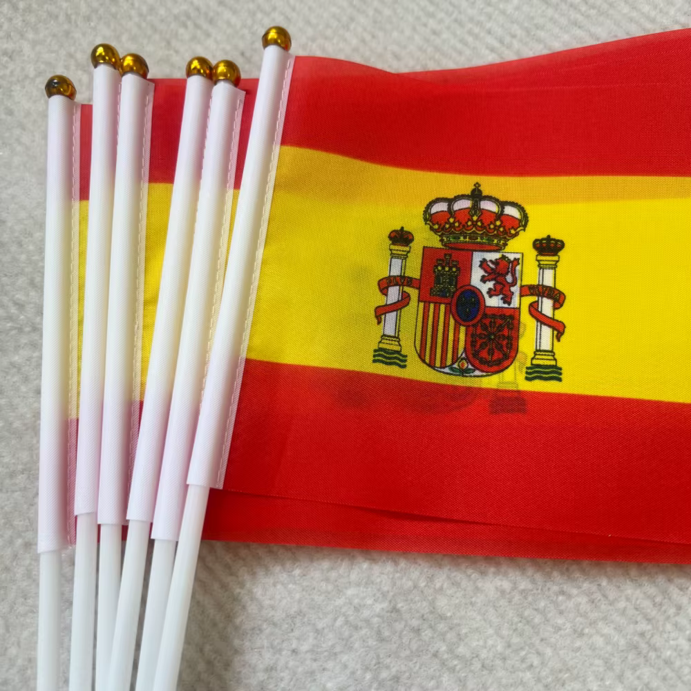 Pack de 100 banderas de mano españolas